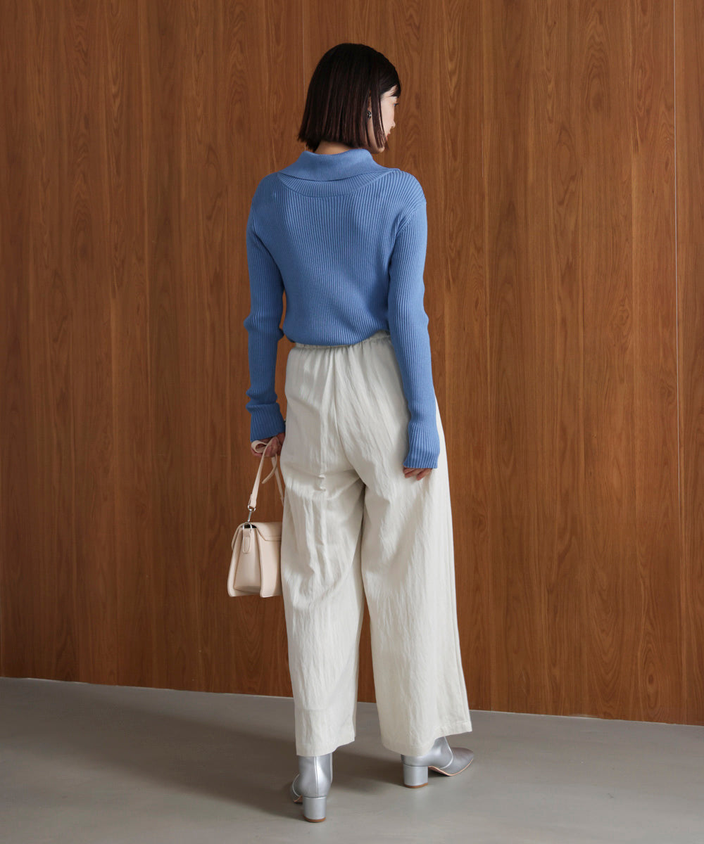 【温度調整素材】バック釦タートルニット