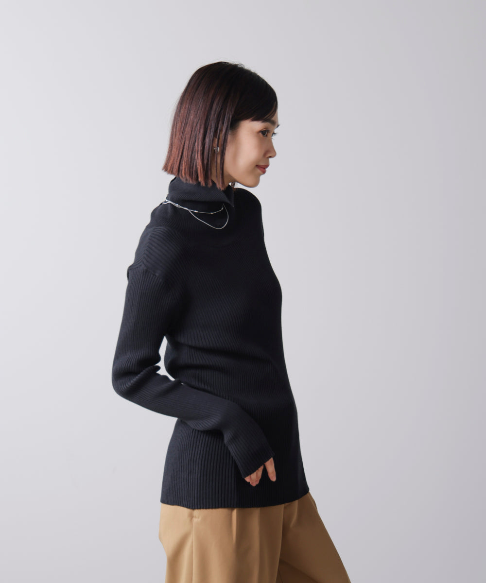 【温度調整素材】バック釦タートルニット