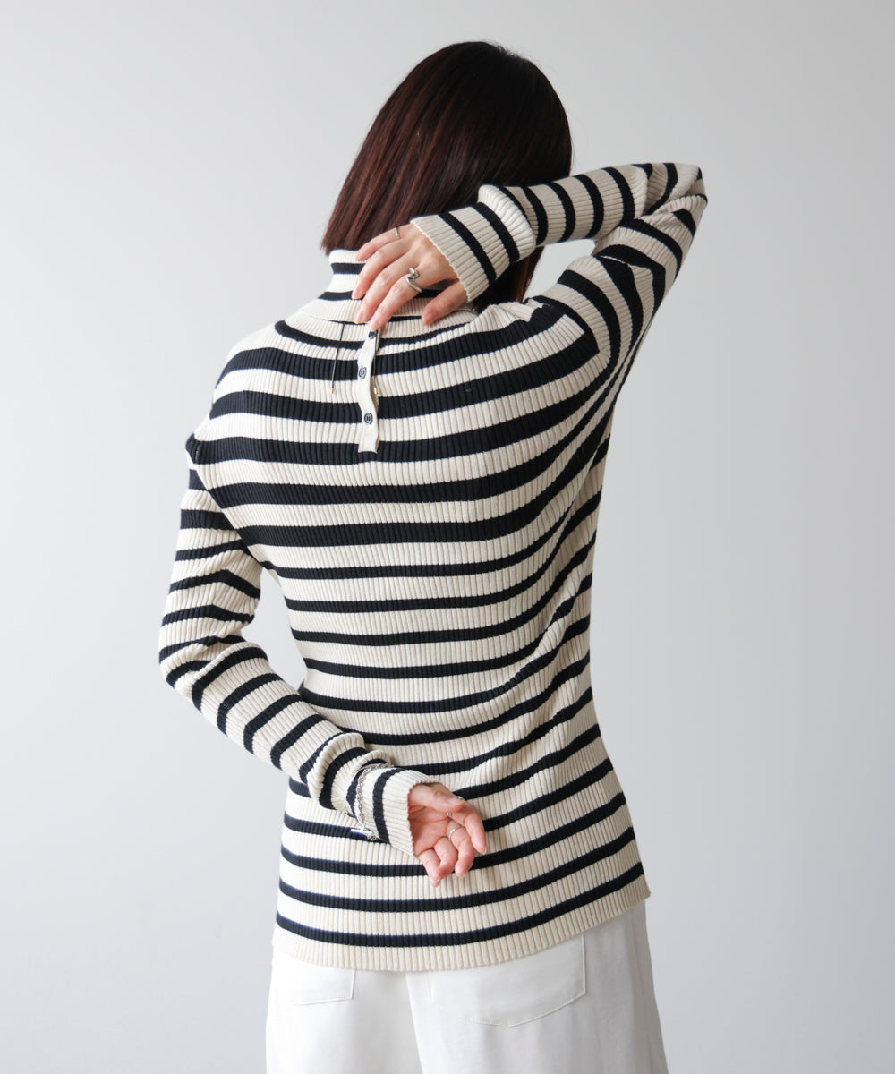 【温度調整素材】バック釦タートルニット
