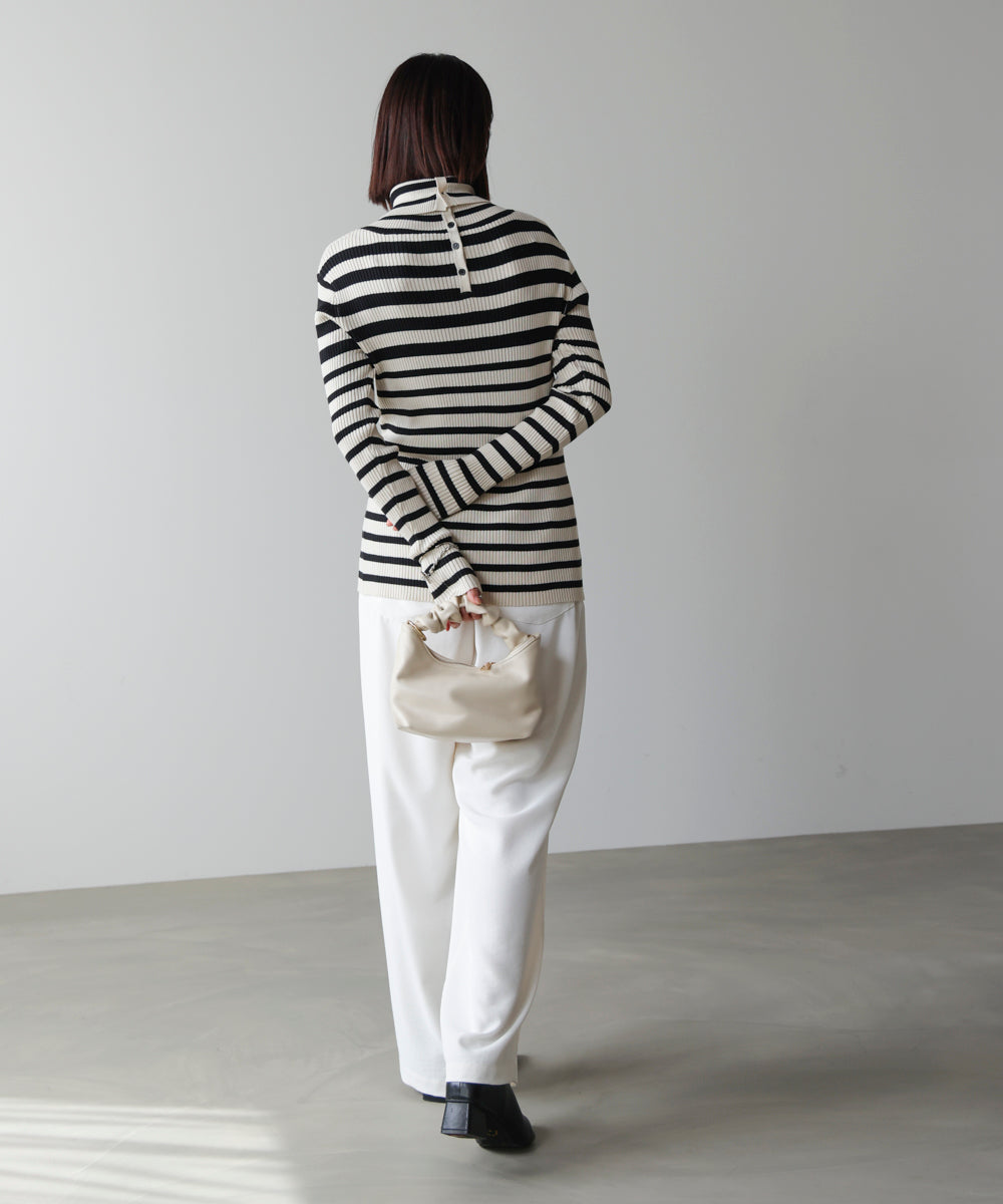 【温度調整素材】バック釦タートルニット