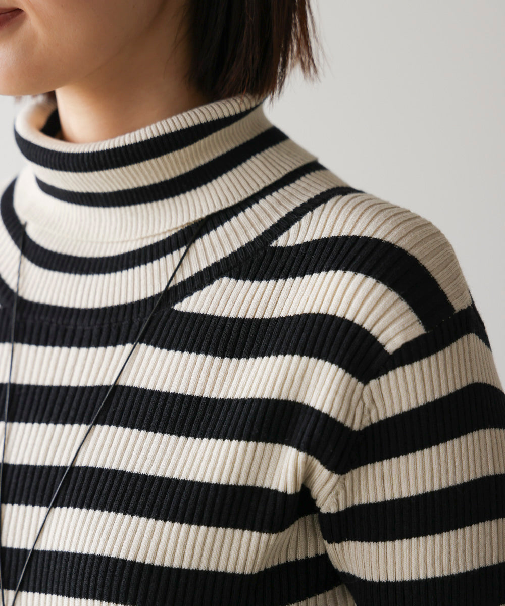 【温度調整素材】バック釦タートルニット