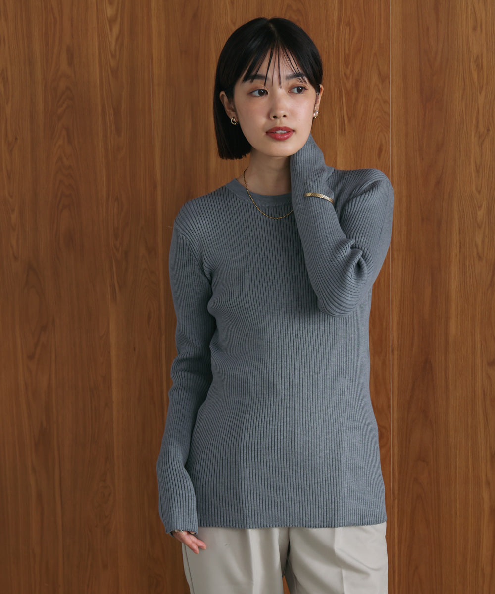 コンフォータブルエアーラウンドネックプルオーバー