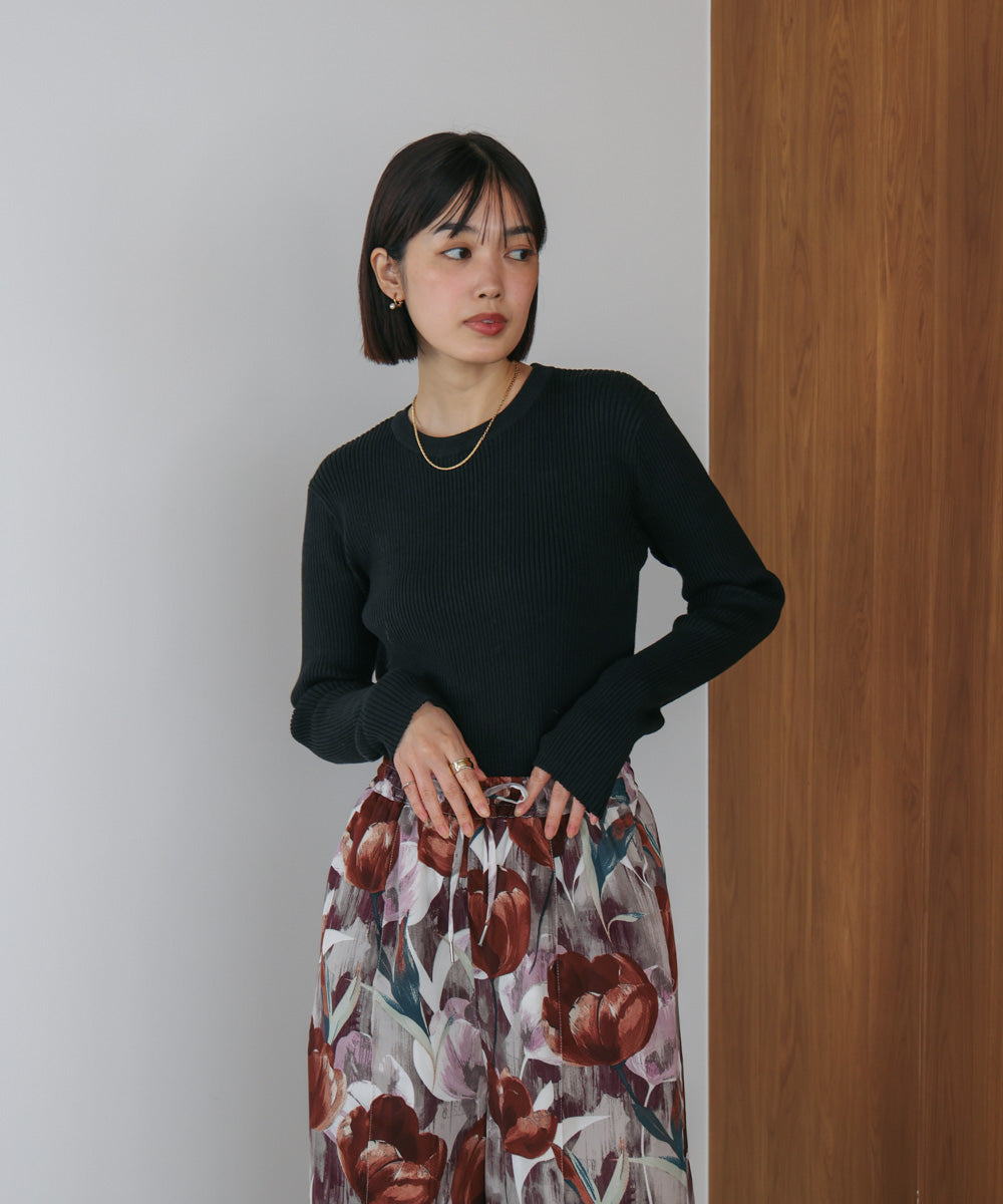 コンフォータブルエアーラウンドネックプルオーバー