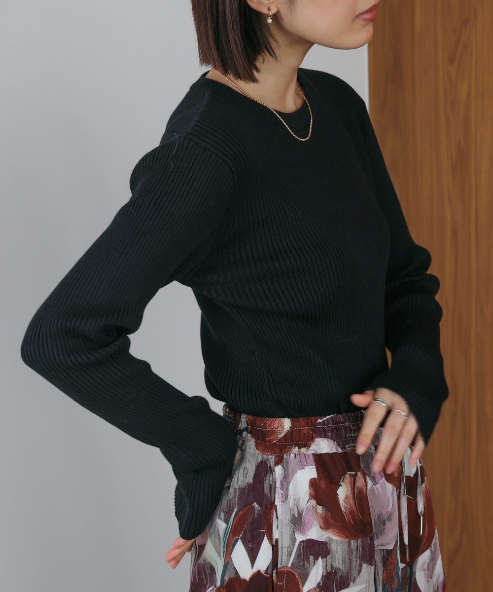 コンフォータブルエアーラウンドネックプルオーバー