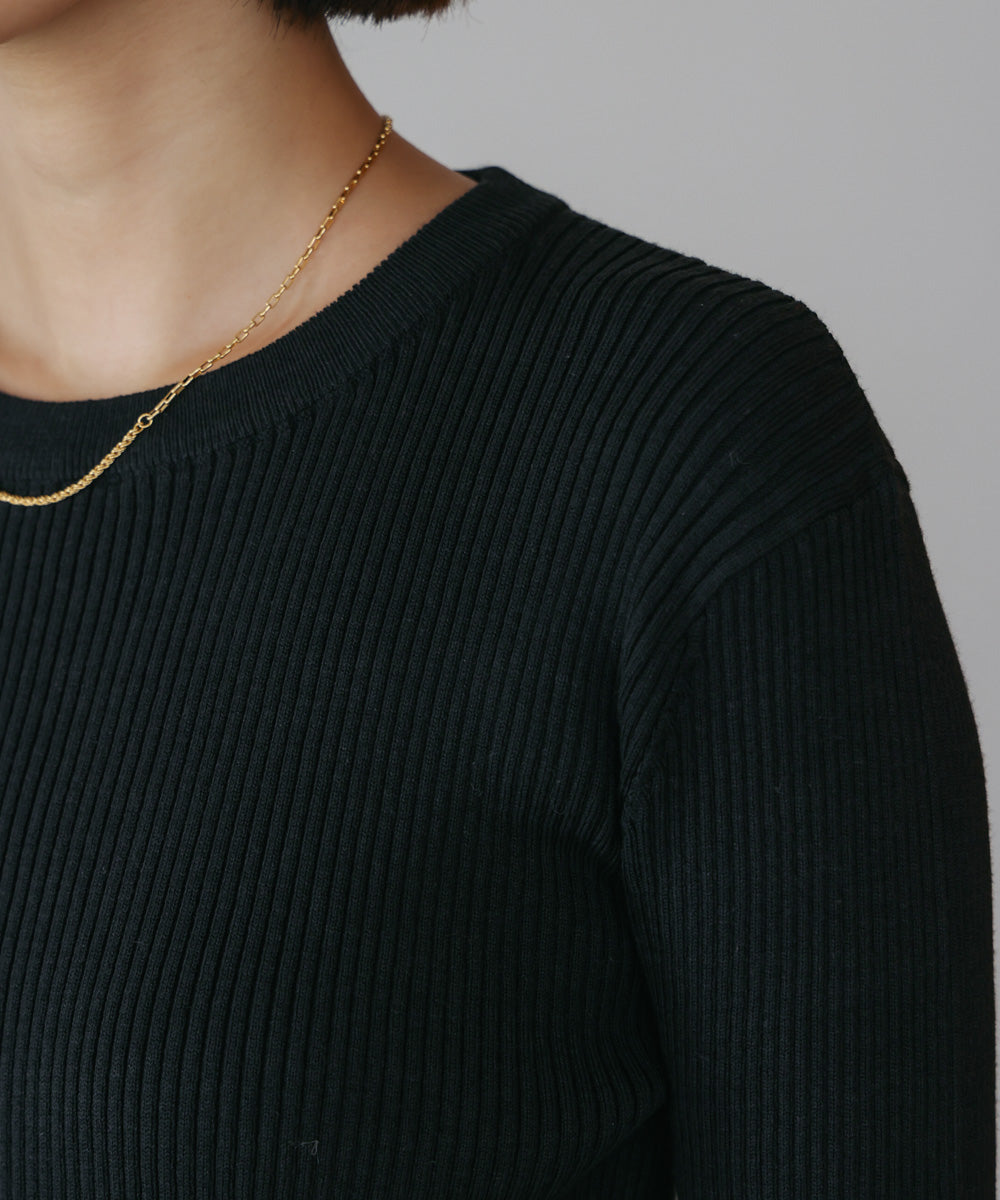 コンフォータブルエアーラウンドネックプルオーバー