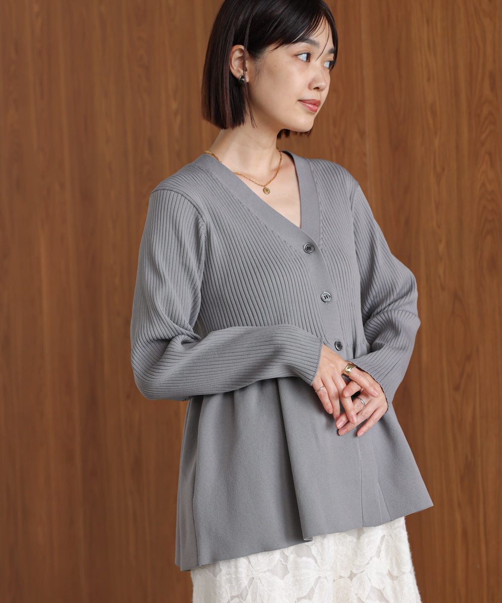 軽量ペプラムニットカーディガン