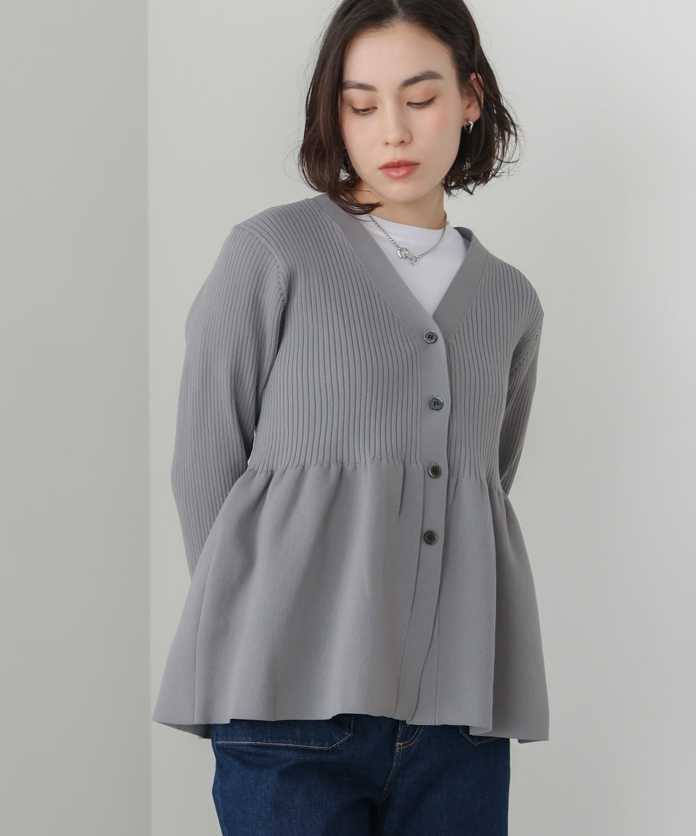 軽量ペプラムニットカーディガン