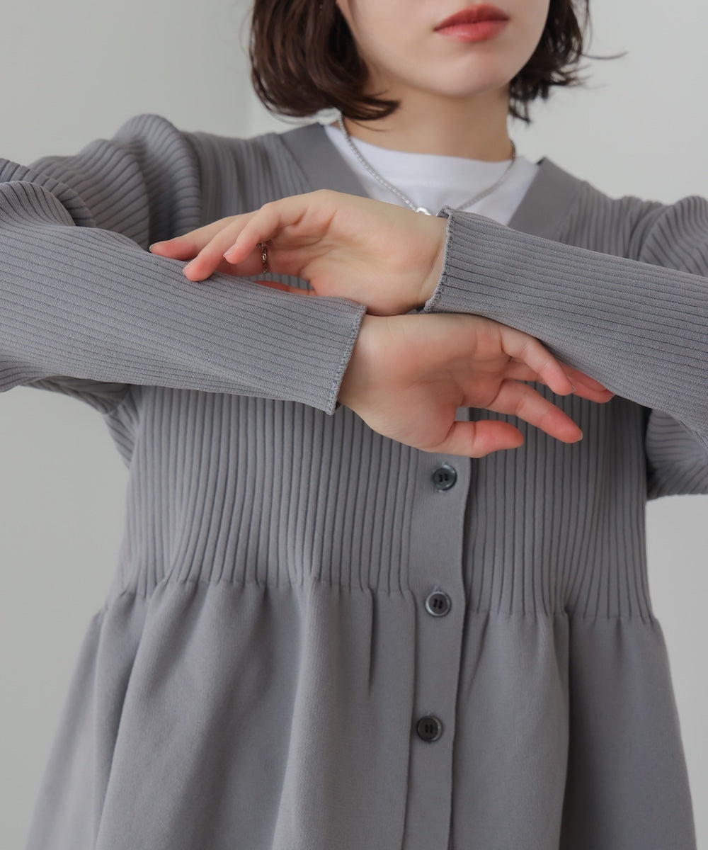 軽量ペプラムニットカーディガン