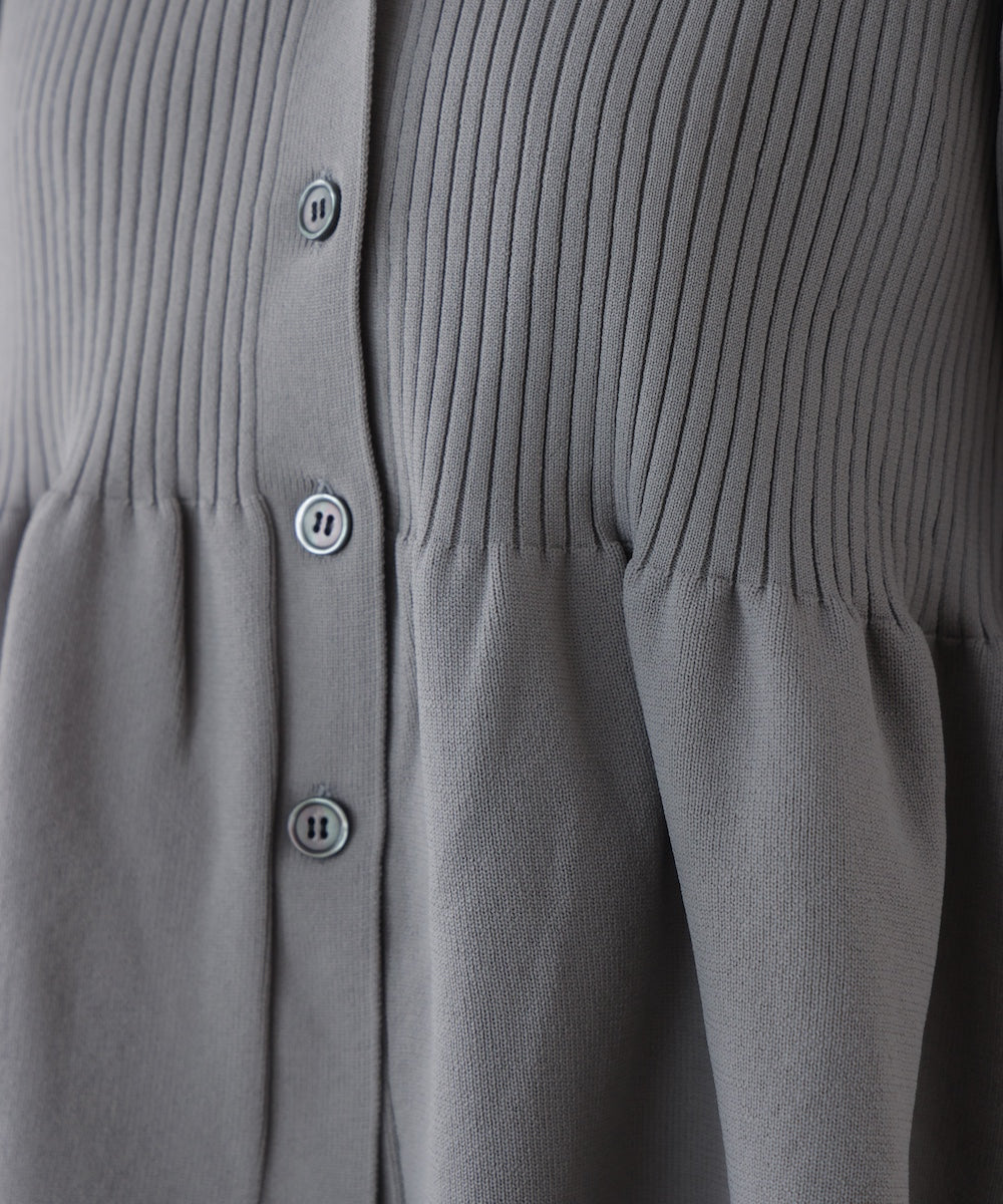 軽量ペプラムニットカーディガン