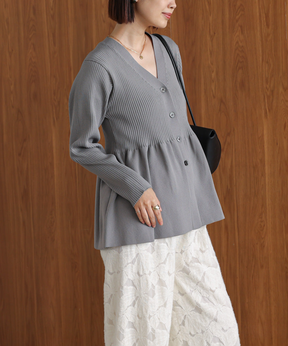 軽量ペプラムニットカーディガン