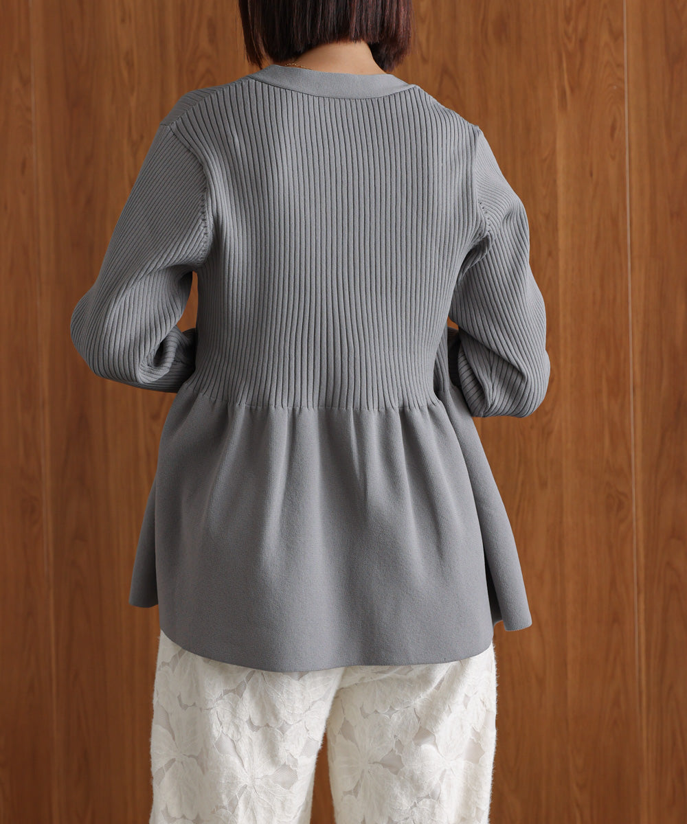 軽量ペプラムニットカーディガン