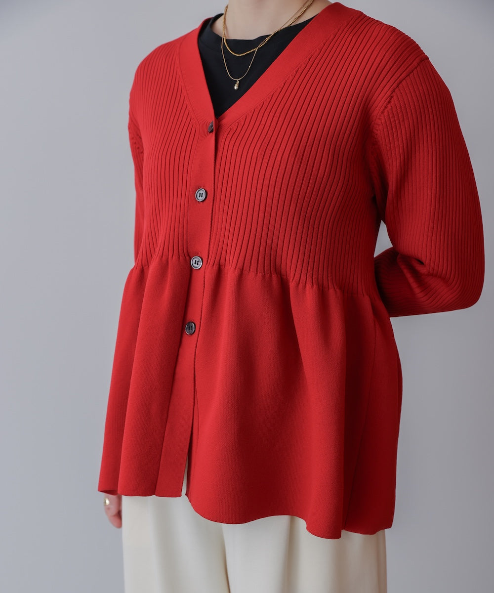 軽量ペプラムニットカーディガン