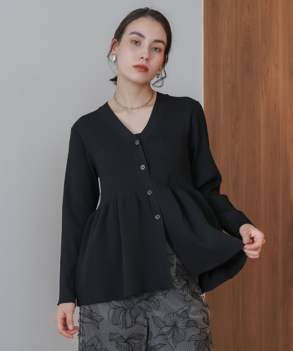 軽量ペプラムニットカーディガン