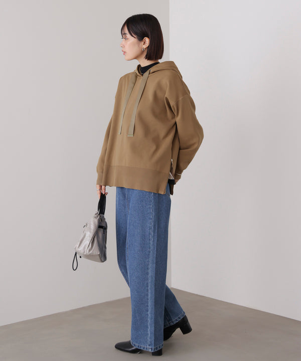 軽量ニットパーカー