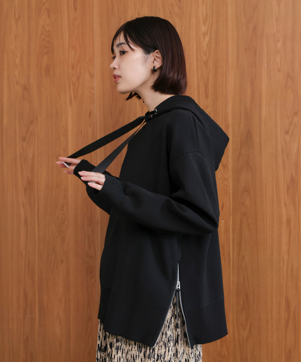 軽量ニットパーカー