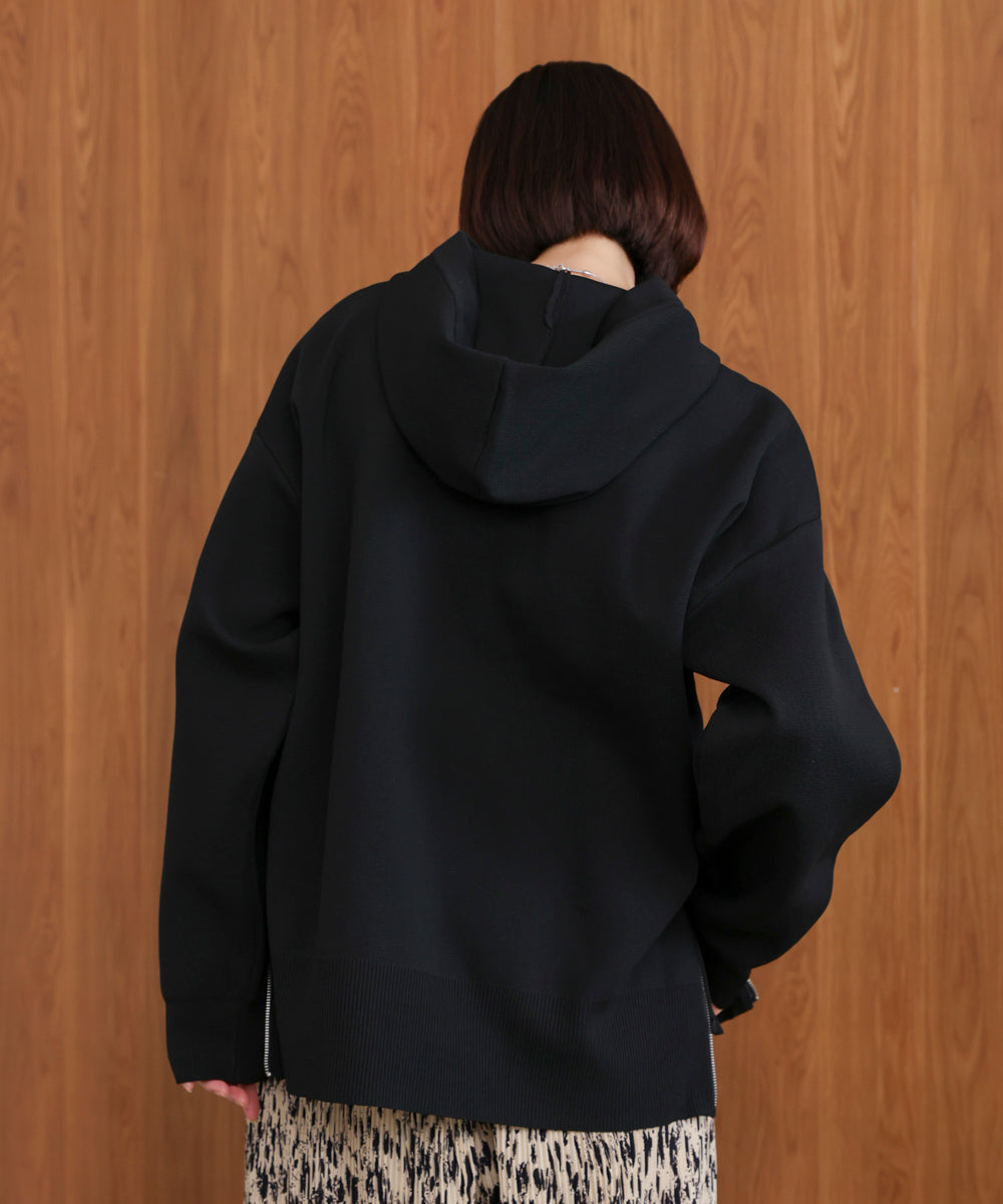 軽量ニットパーカー