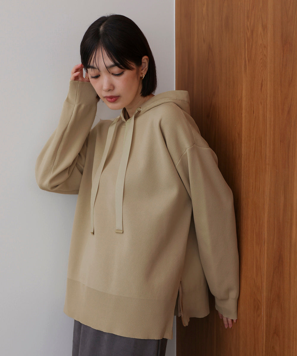軽量ニットパーカー