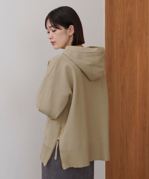 軽量ニットパーカー