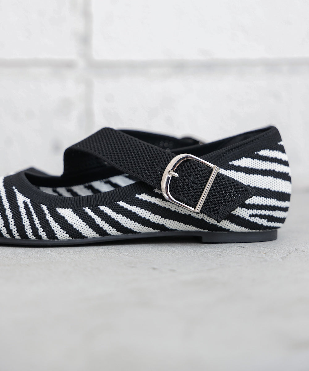 ベルトフィットパンプス