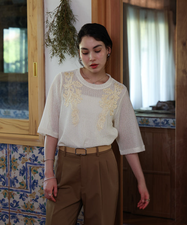 コード刺しゅうモチーフプルオーバー