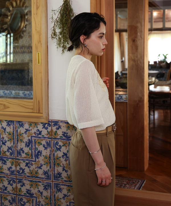 コード刺しゅうモチーフプルオーバー