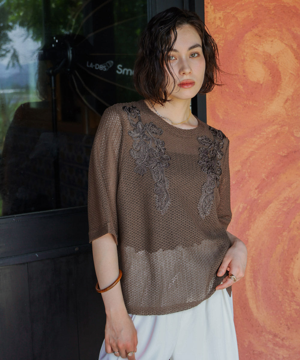 コード刺しゅうモチーフプルオーバー