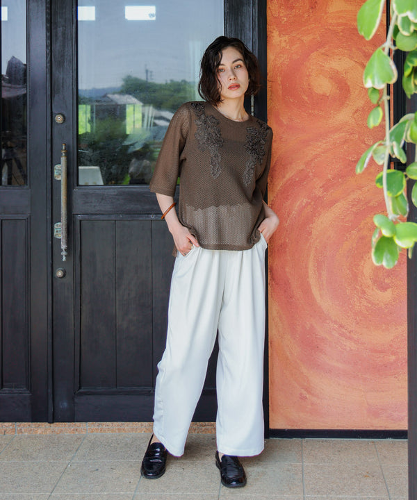 コード刺しゅうモチーフプルオーバー