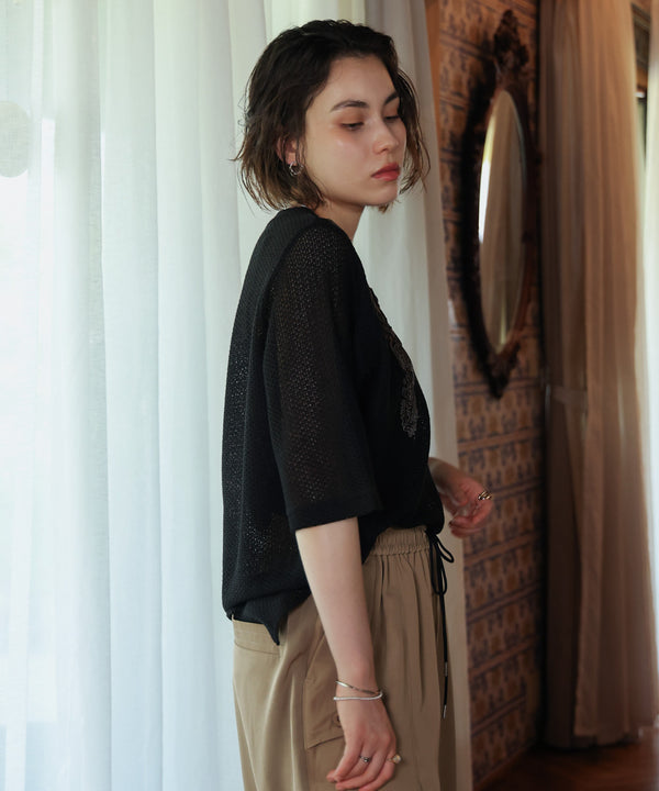 コード刺しゅうモチーフプルオーバー