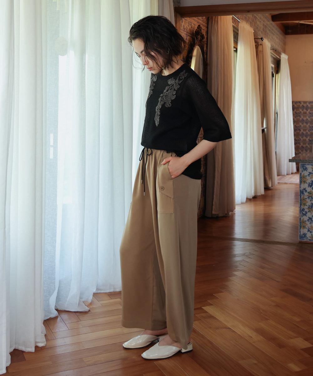 コード刺しゅうモチーフプルオーバー