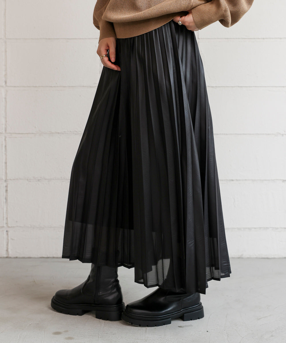 レザーライクチンツ加工スカート