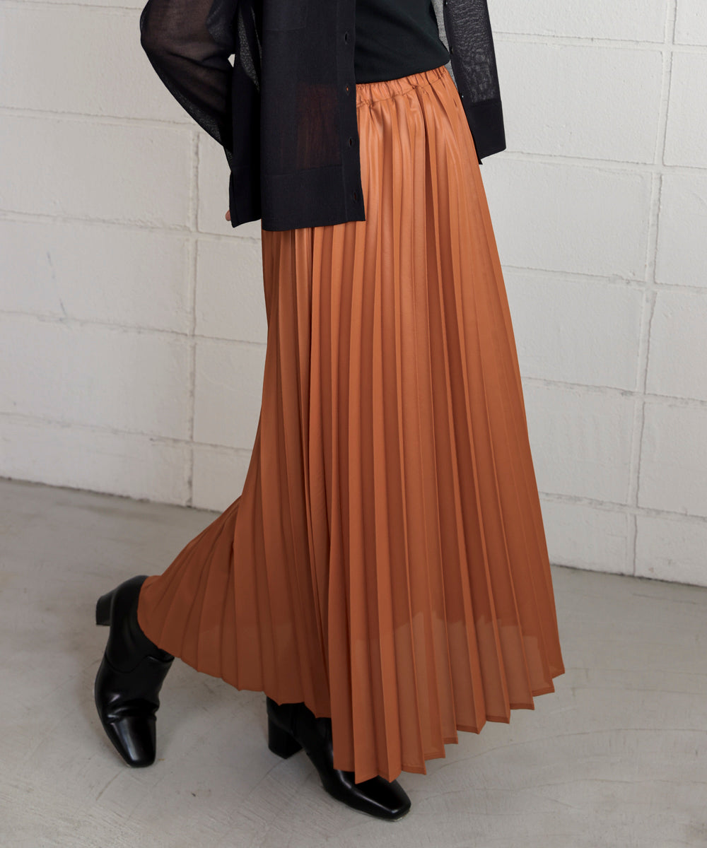 レザーライクチンツ加工スカート