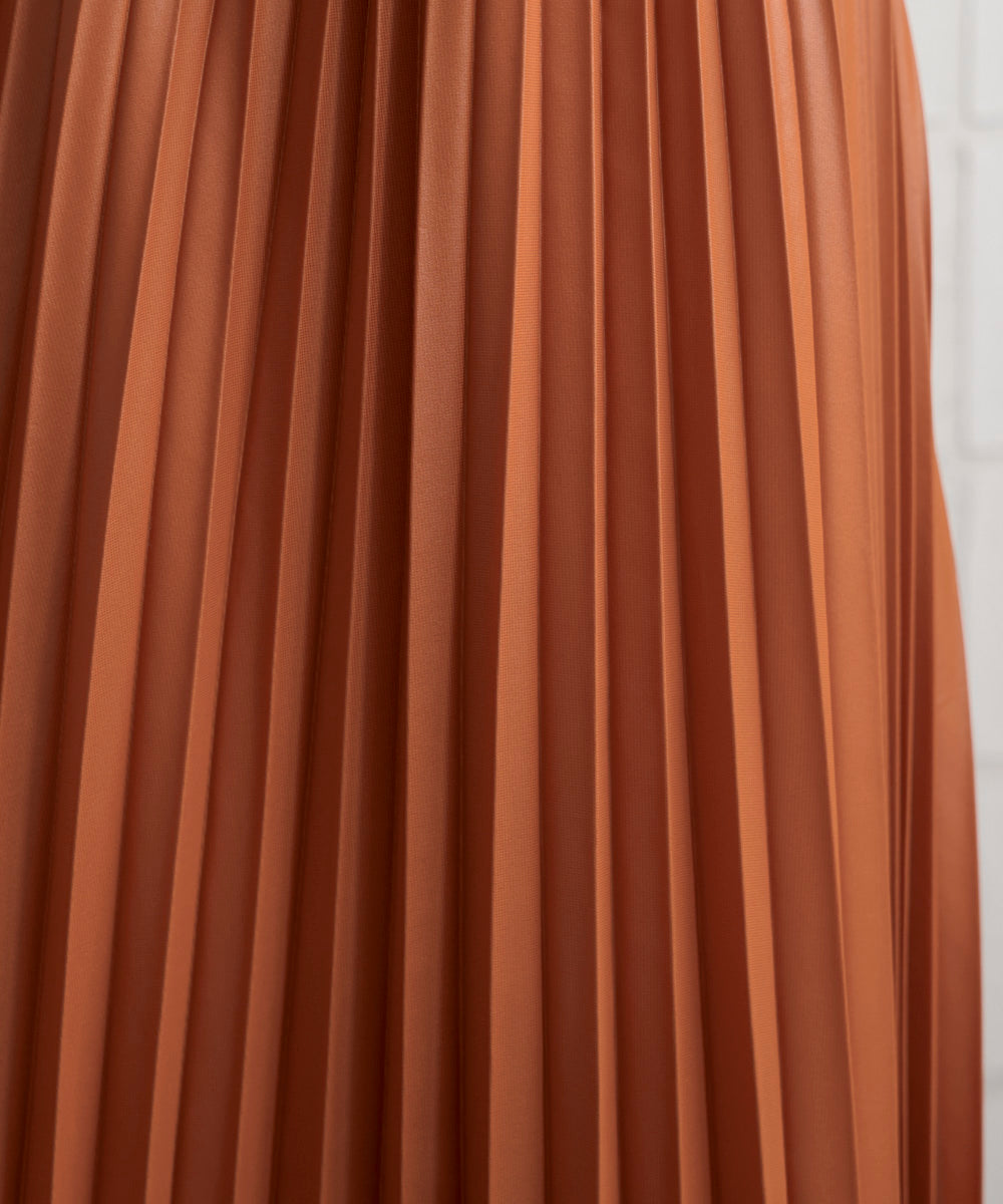 レザーライクチンツ加工スカート