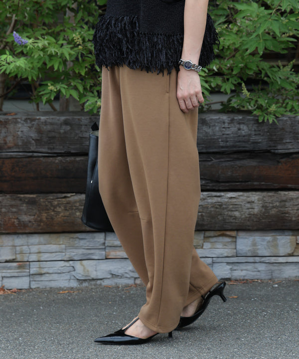 オフモードカーブパンツ