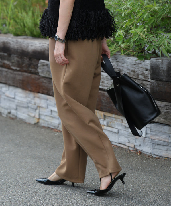 オフモードカーブパンツ