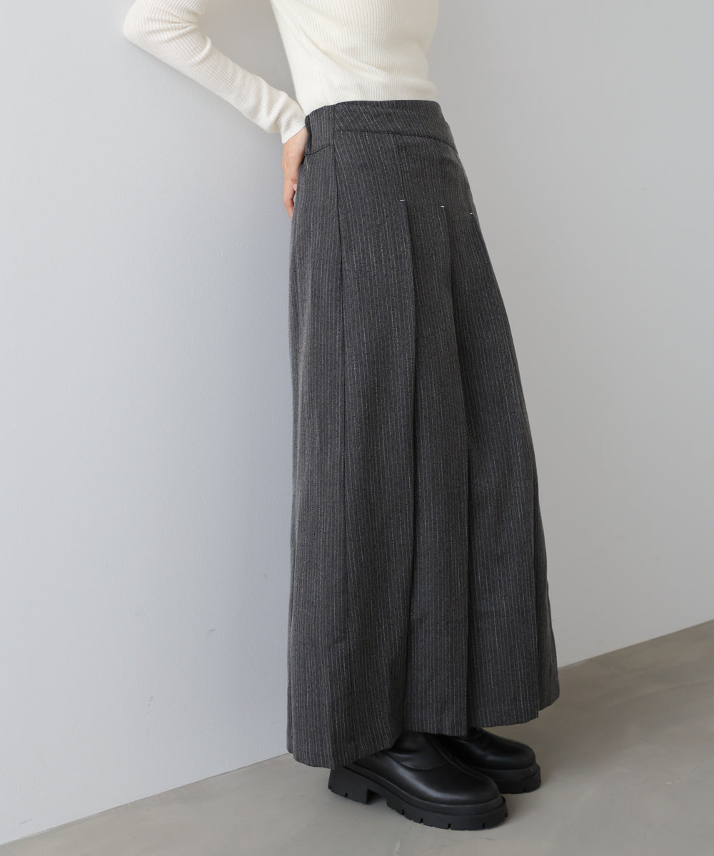 ピンストライプサイドプリーツスカート