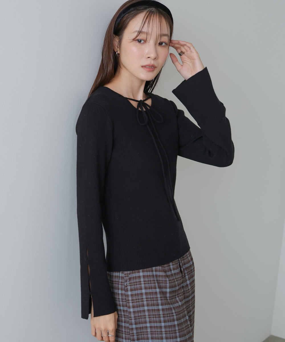 スリットニットトップス