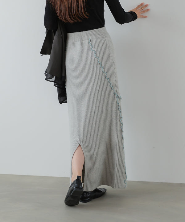 ランダムメロウニットスカート