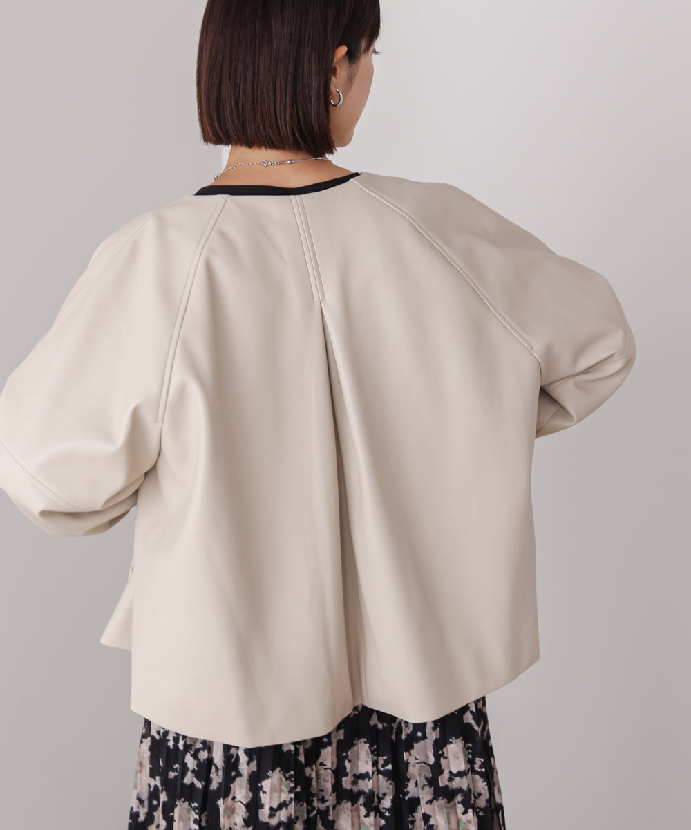 フレアスリーブフェイクレザージャケット