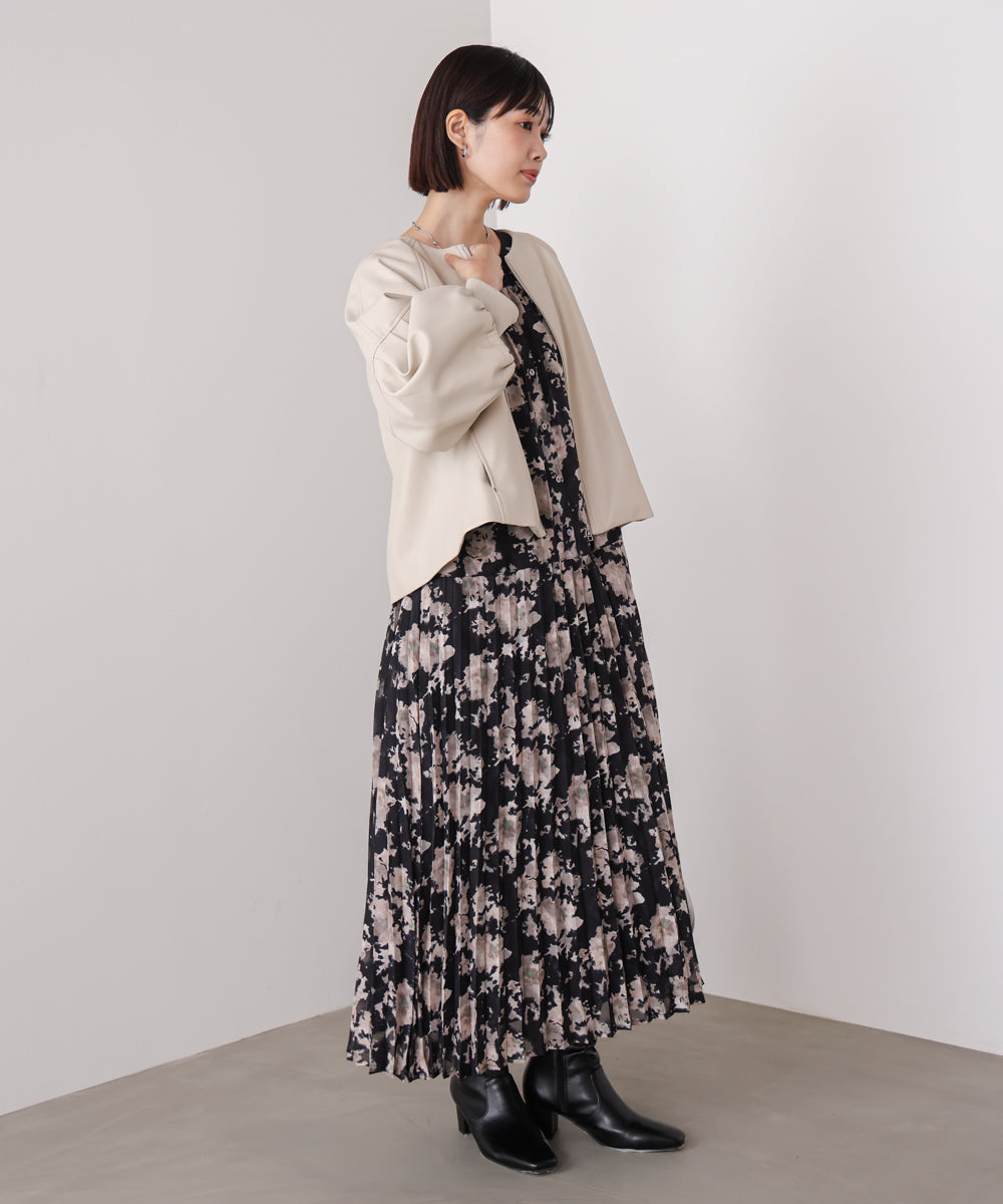 フレアスリーブフェイクレザージャケット