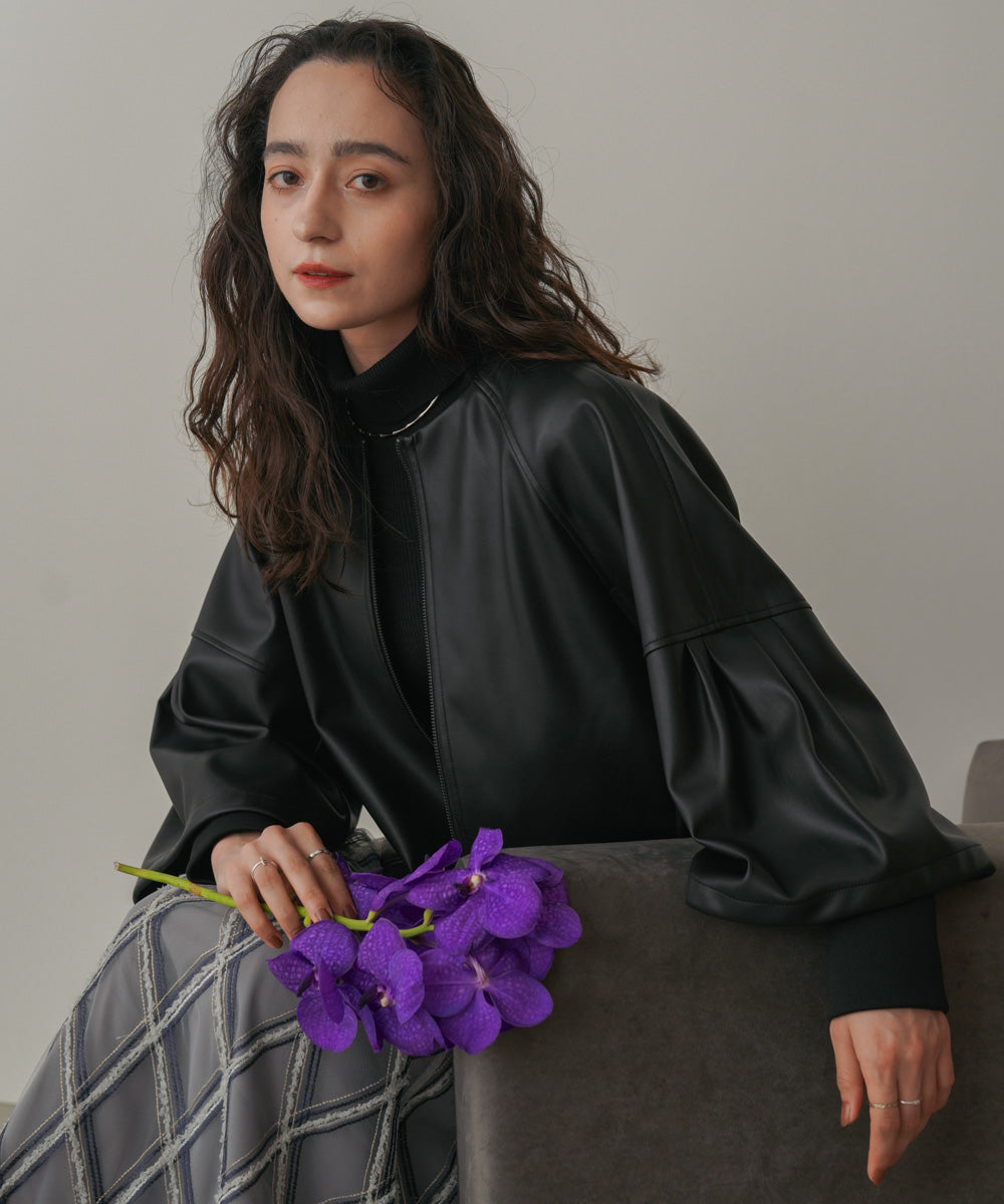 フレアスリーブフェイクレザージャケット