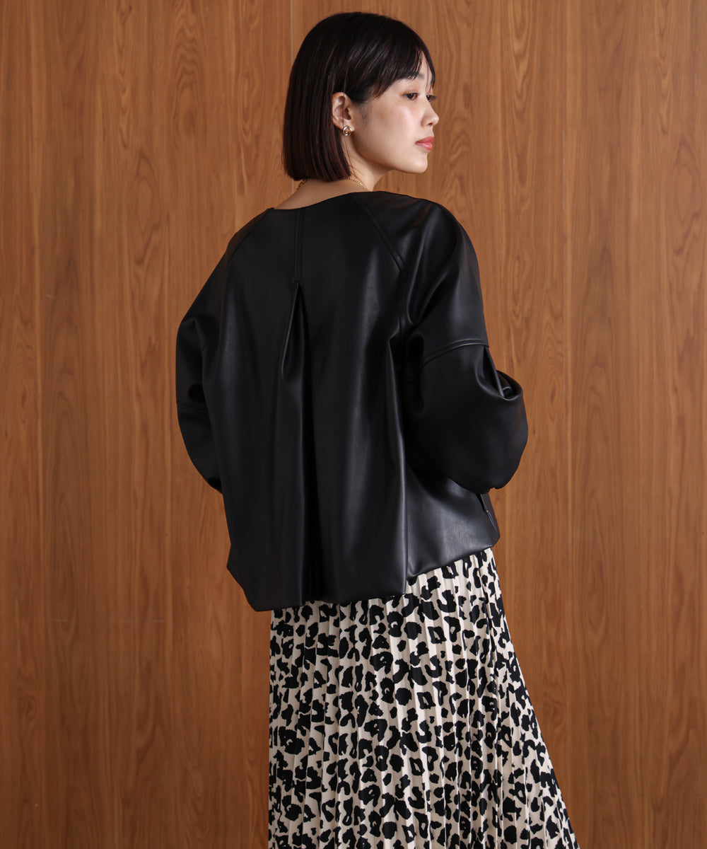 フレアスリーブフェイクレザージャケット