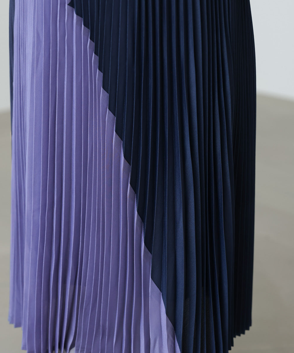 バイカラープリーツスカート