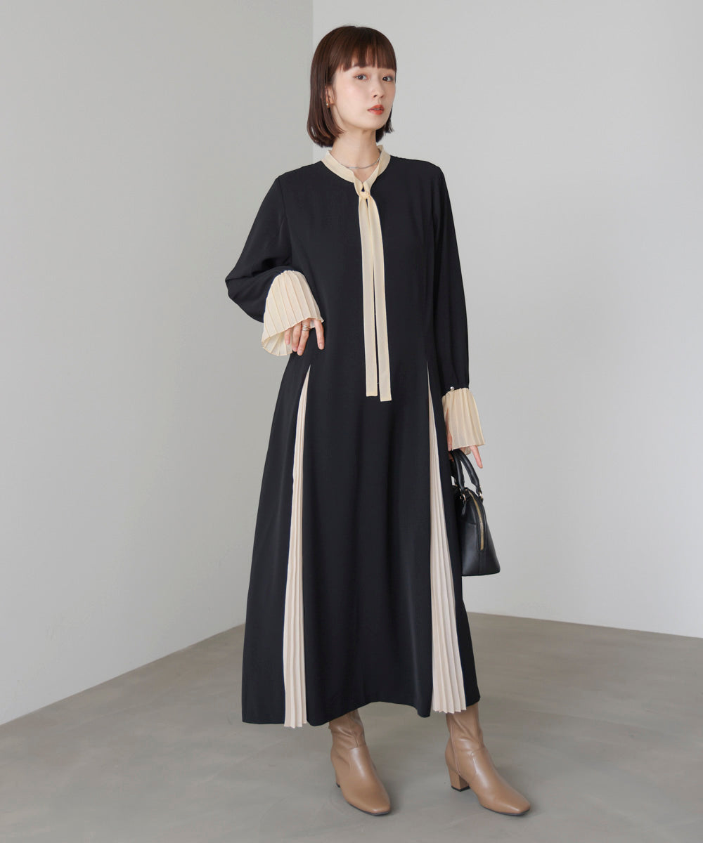 プリーツワンピース