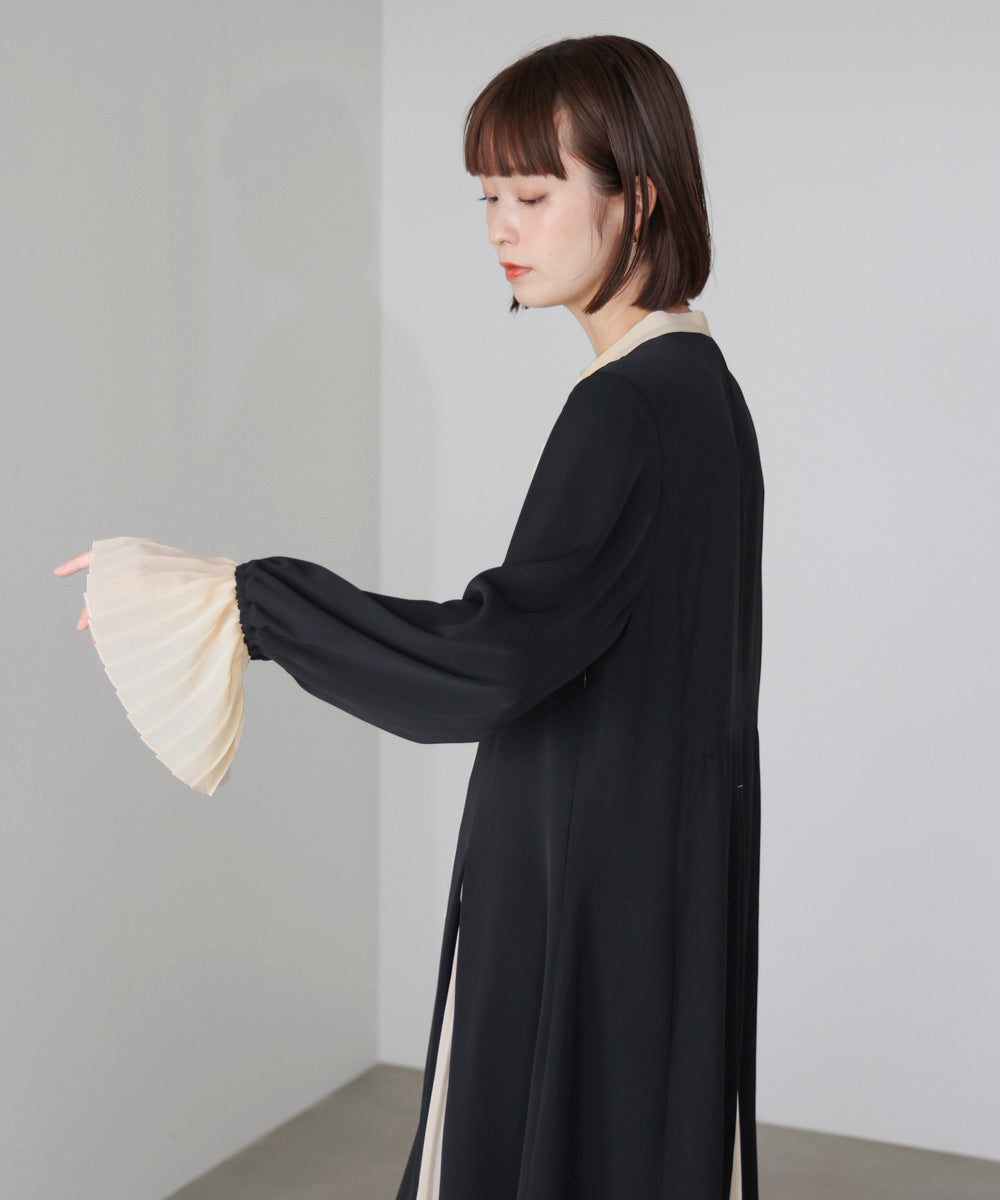 プリーツワンピース