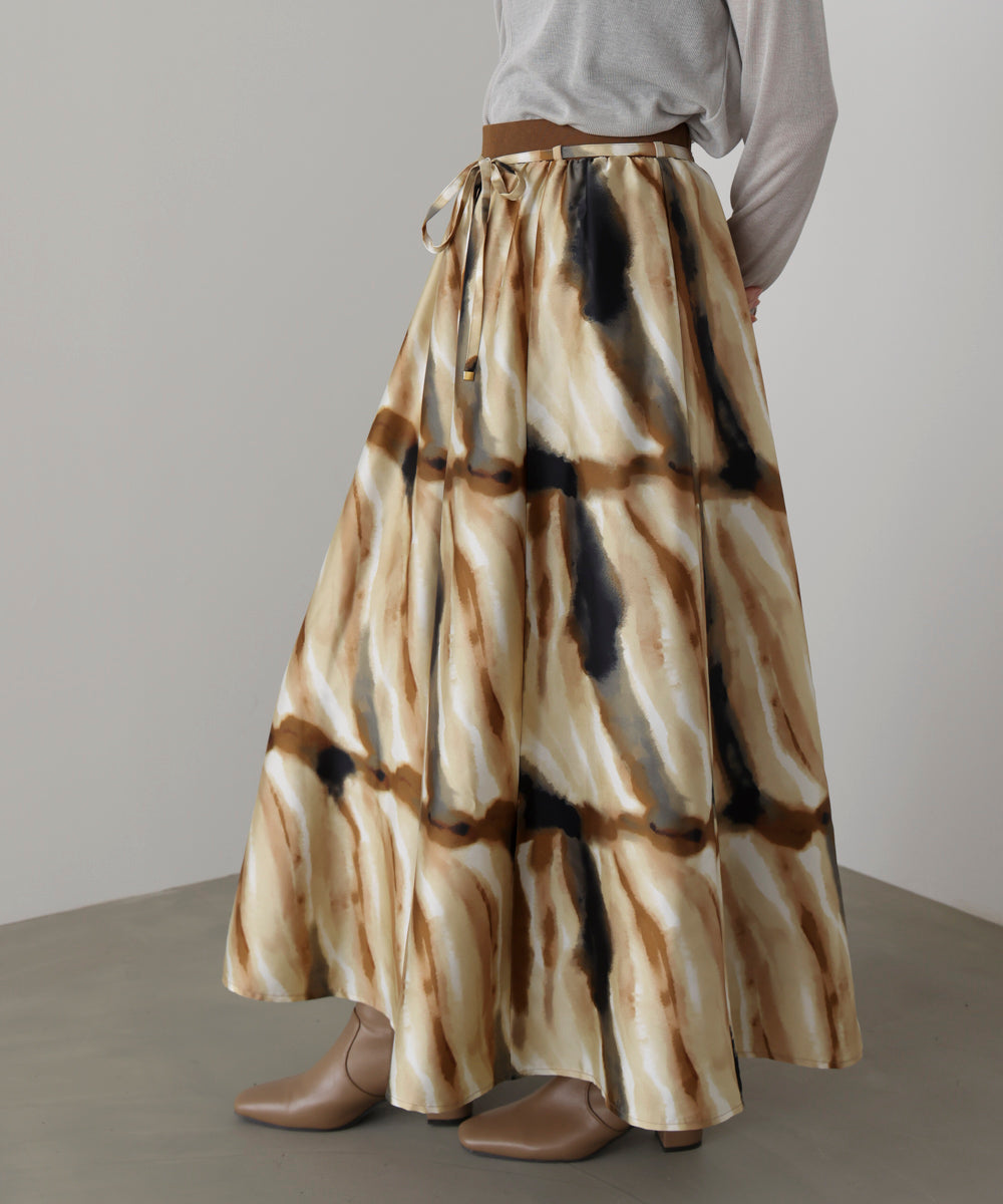 マーブルウエーブ柄スカンツ