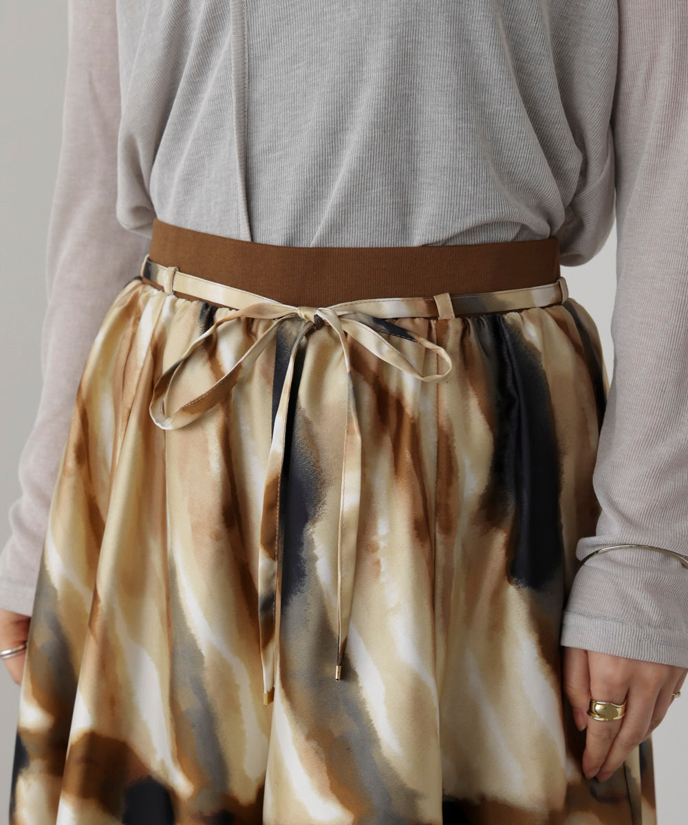 マーブルウエーブ柄スカンツ