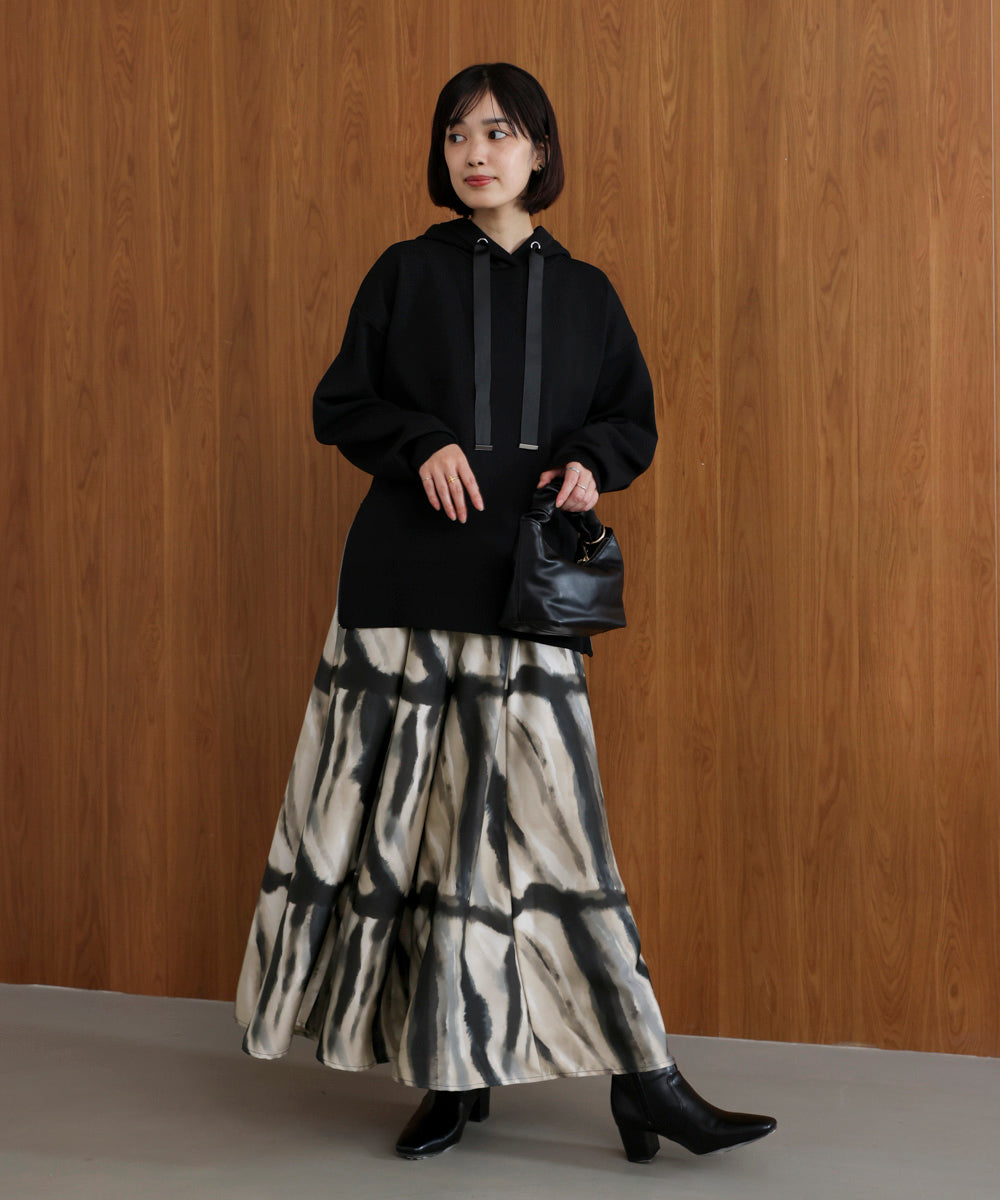 マーブルウエーブ柄スカンツ