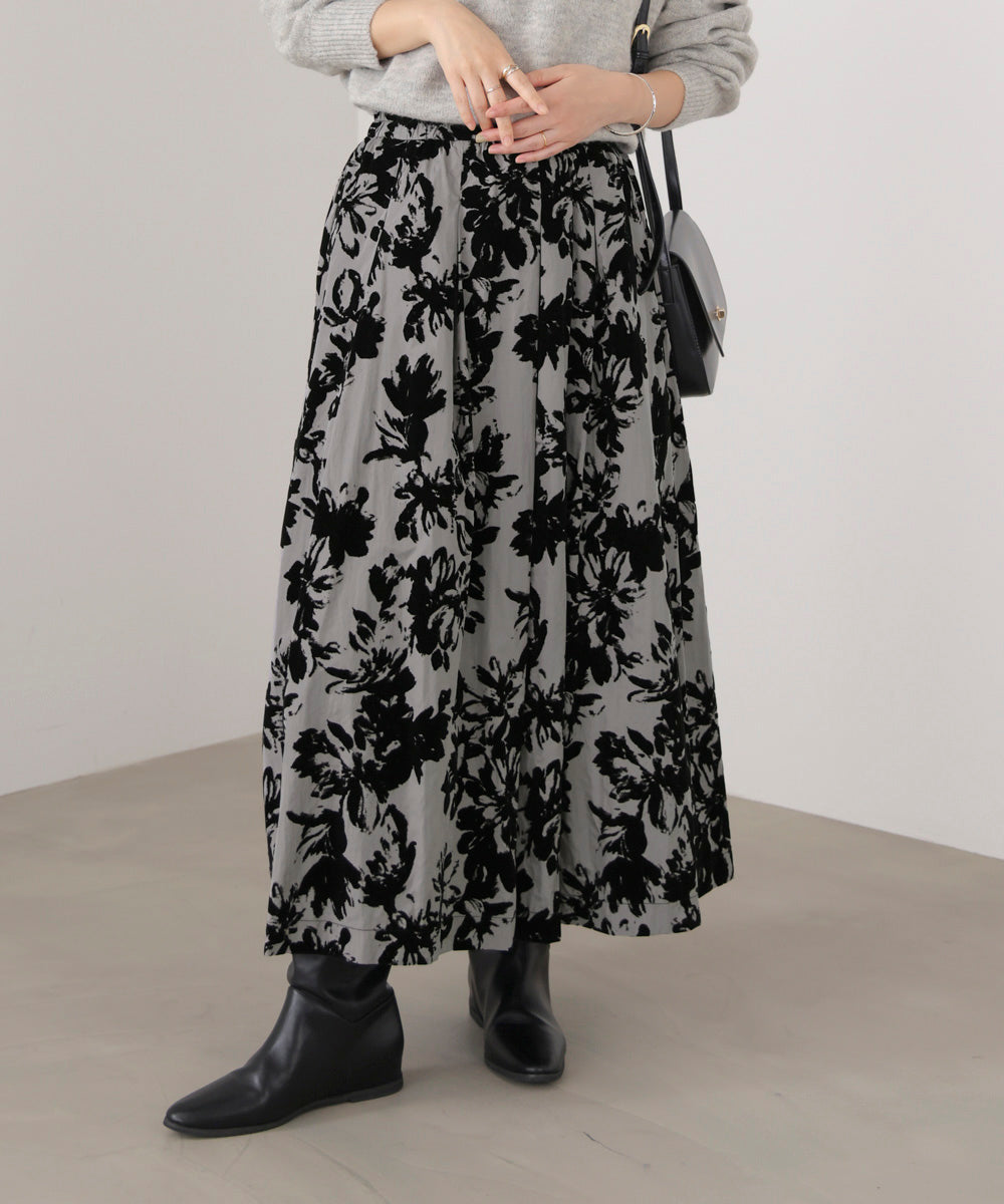 フロッキー花柄スカート