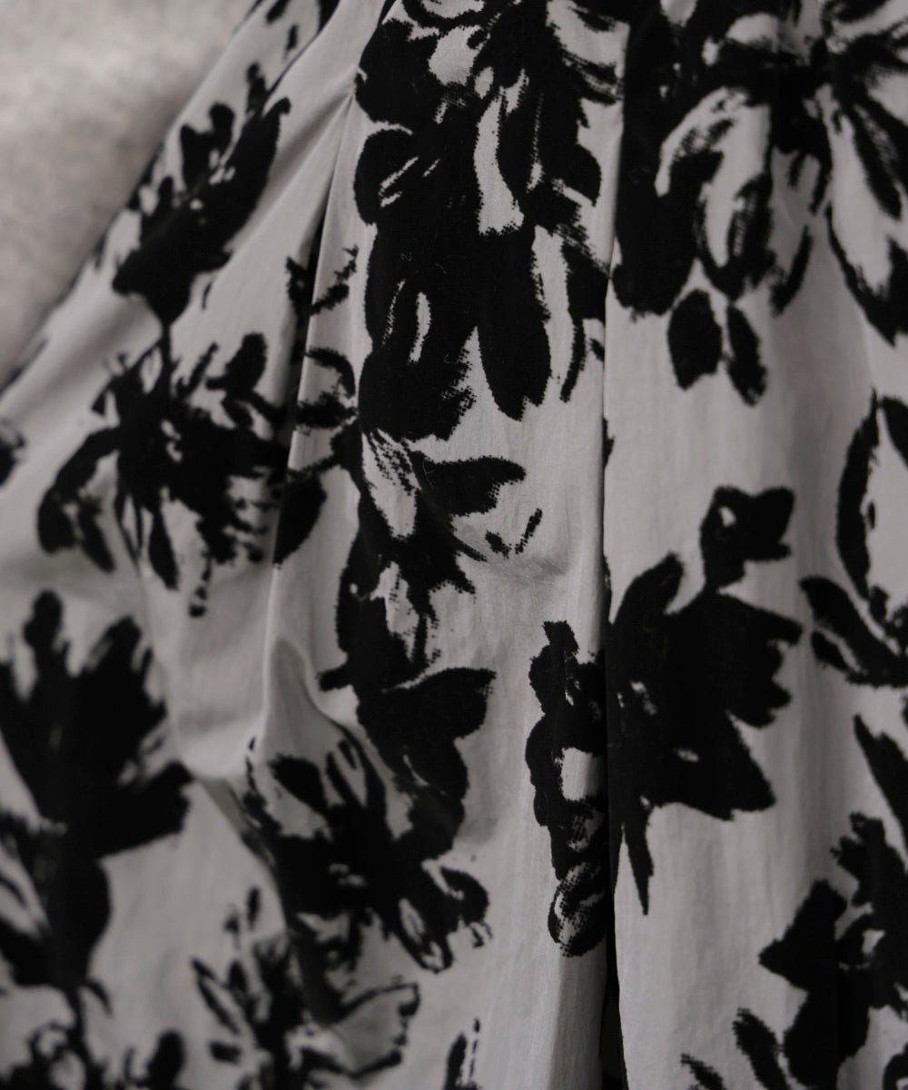 フロッキー花柄スカート