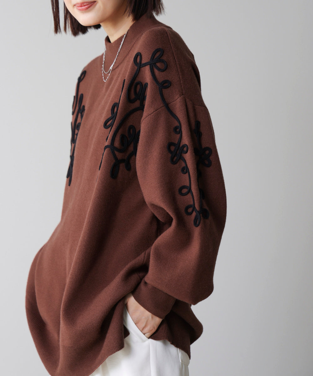 コード刺繍ハイネックチュニック